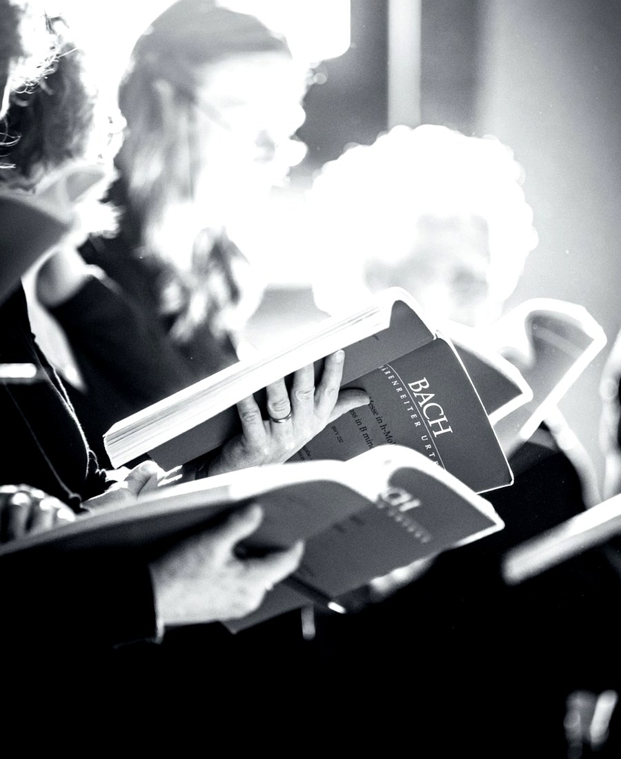 Choristes en répétition
